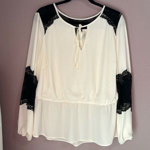 Like New Black Lace Silky White Blouse Thalia Sodi Office / Casual/Formal Blouse